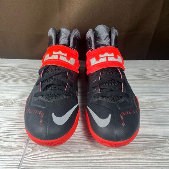 Nike Lebron Zoom Soldier VII 7 Mens Black Red Basketball Shoes Size 9 - Picture 2 of 9